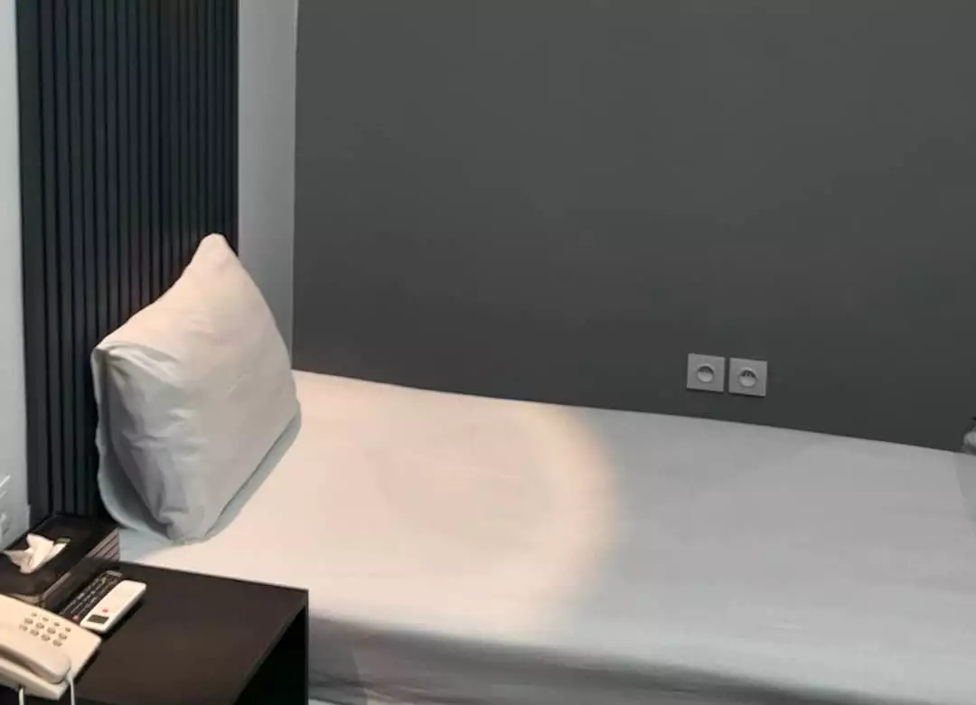 Alibaba https://cdn.alibaba.ir/ostorage/hotel-accommodation-images/68f3b1ada1e6f83605b7e79a_یک تخته.webp